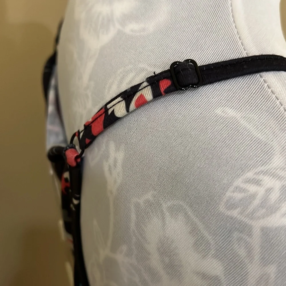 Flattering Floral Spaghetti strap V neck comfy stretch - Picture 5 of 10